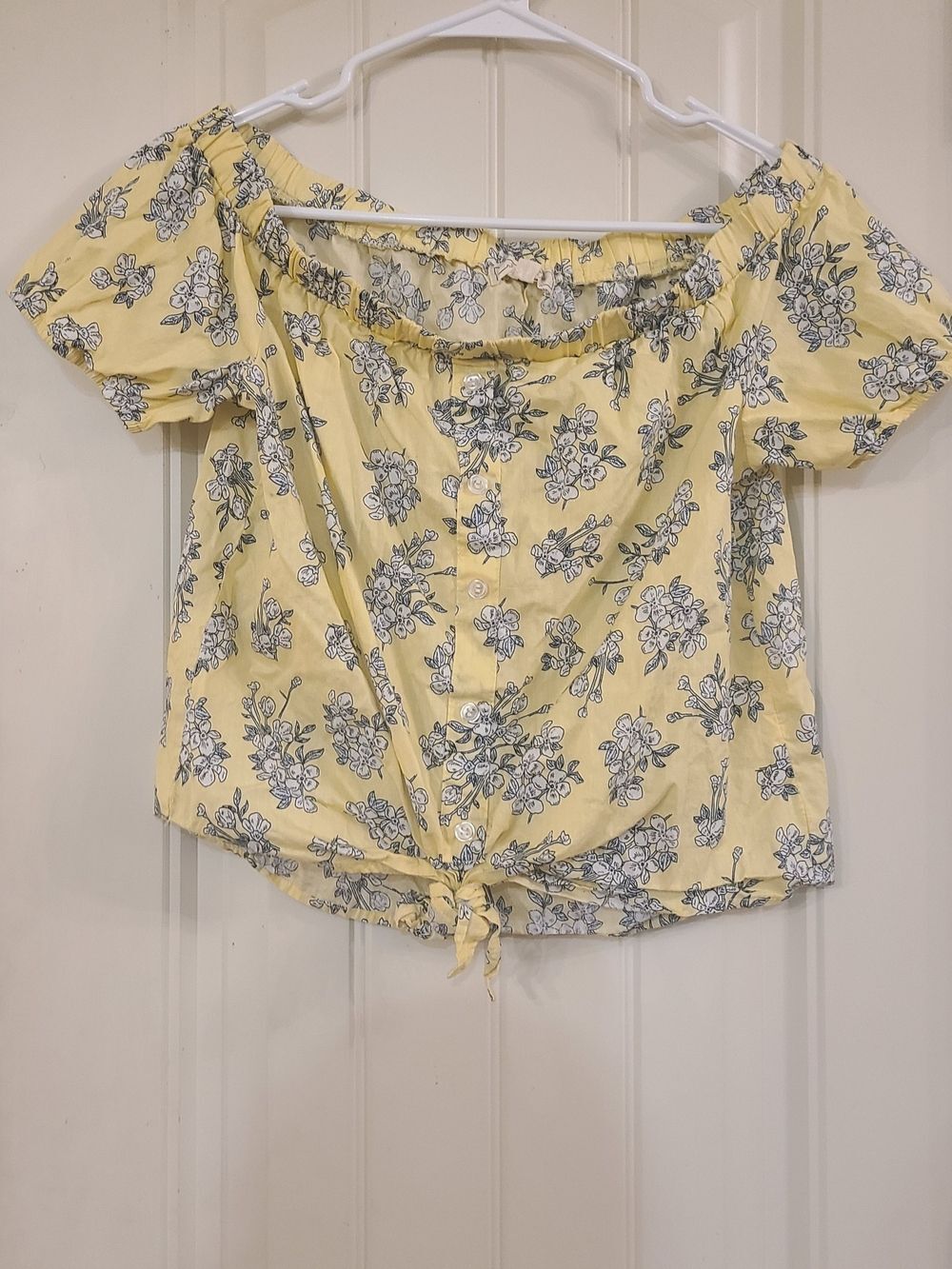 No Comment Yellow Floral Off-Shoulder Tie-Hem Blouse Size M